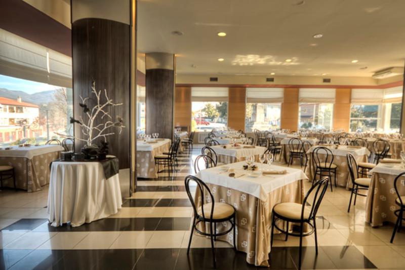 Hotel Spa Sinagoga Hervas Restoran gambar